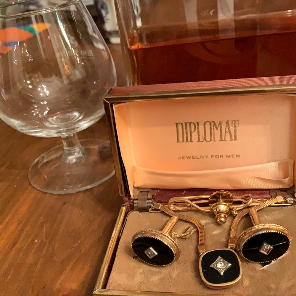 Tie clip set with cuff links and lapel pin